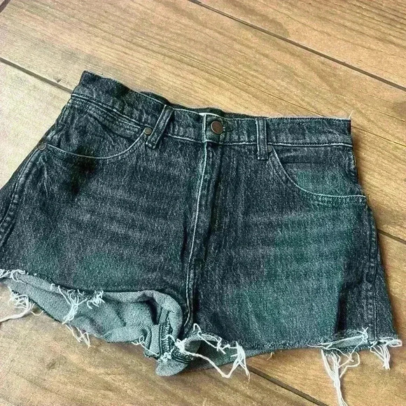 WRANGLER WOMEN'S FESTIVAL SHORTS size 27 - Picture 5 of 5